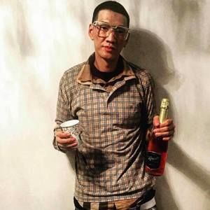 Meet your Posher, Hong